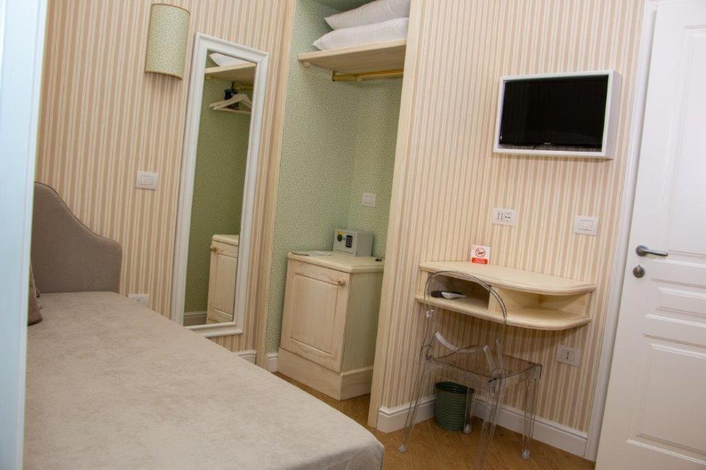 Hotel Florita Napoli Esterno foto